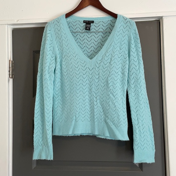 Light blue sweater from NY&Co - Picture 1 of 4